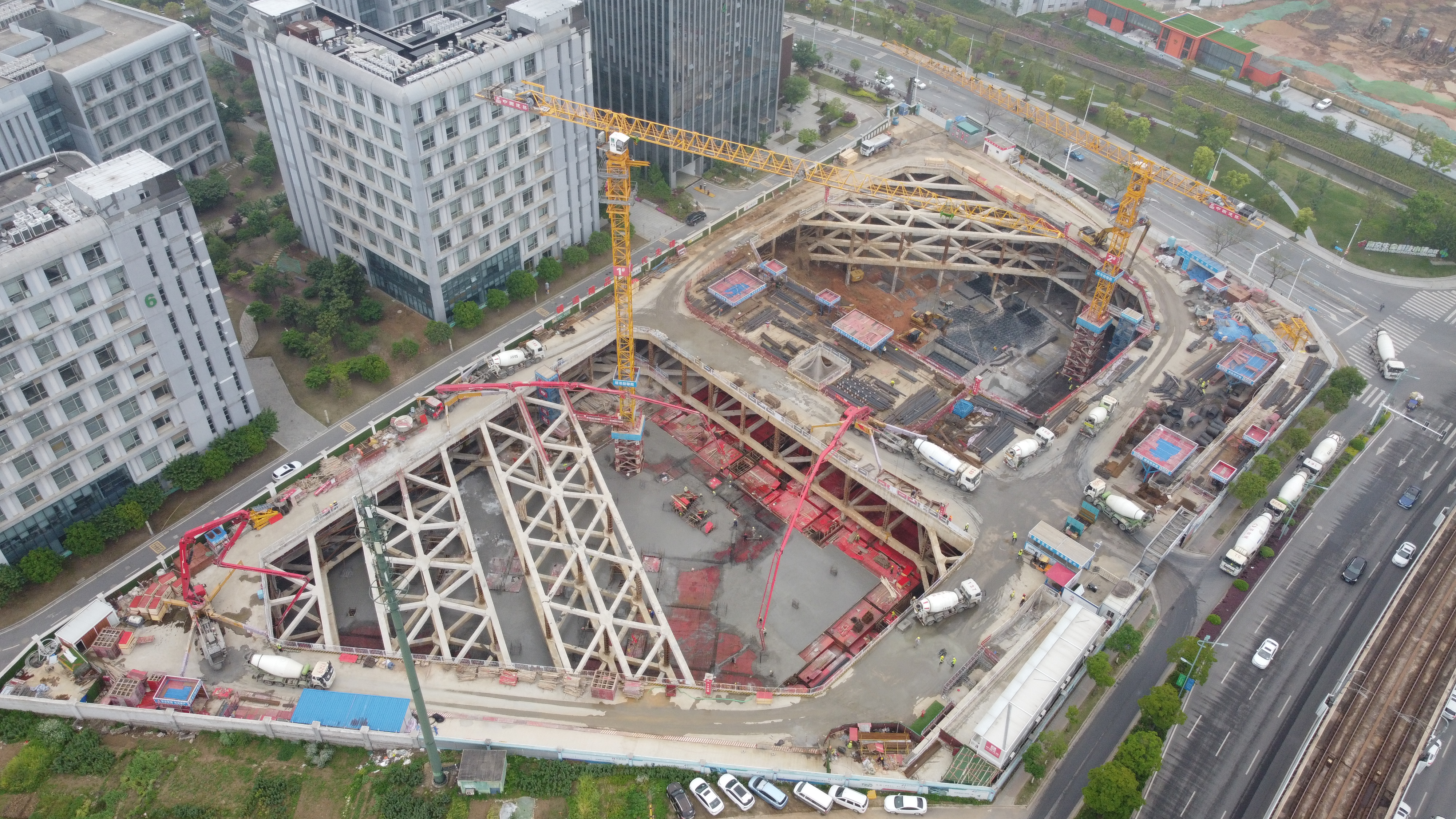 图六 基坑负三层顶板施工俯视图.jpg